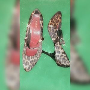 Women cheetah print heels